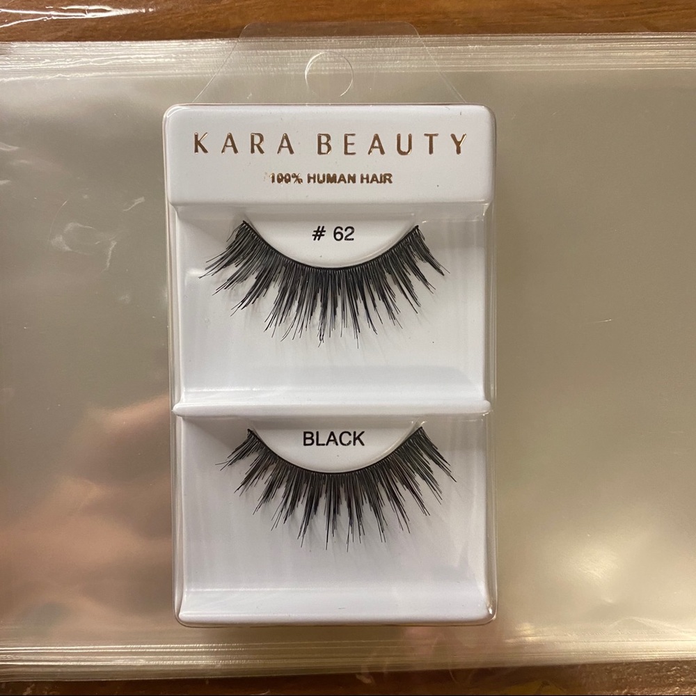 False Lashes in #62